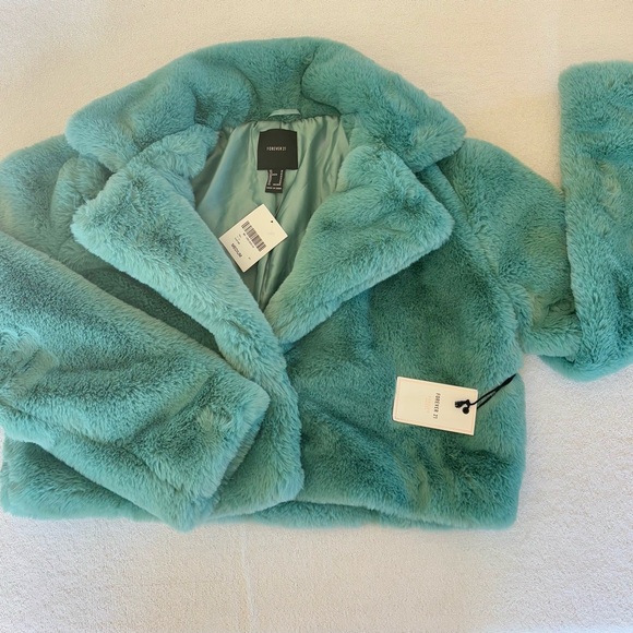 Forever 21 Premium Faux Fur Cropped Teddy Jacket Teal NWT Size M - Picture 3 of 9